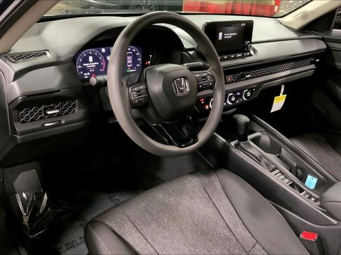 Used 2025 Honda Accord SE image 18