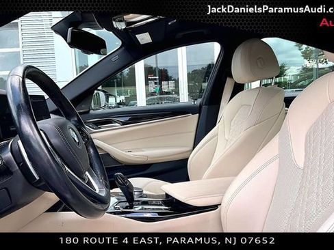 Used 2021 BMW 530e xDrive w/ Premium Package AWD/4WD image 17
