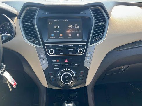 Used 2017 Hyundai Santa Fe Sport image 10