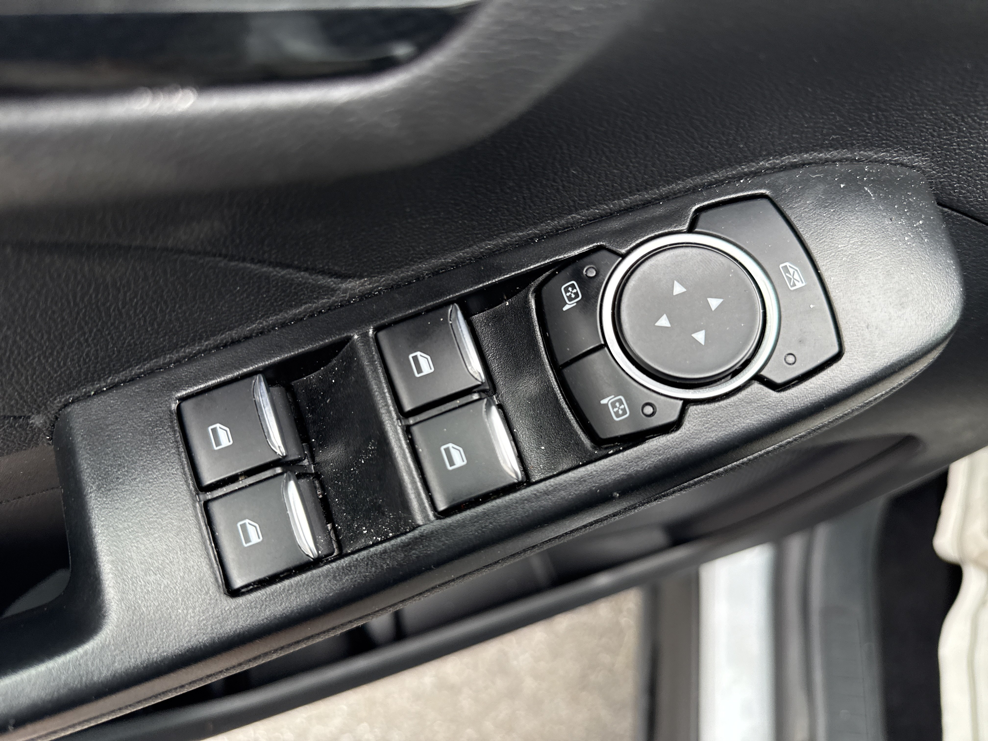 Used 2025 Ford Escape ST-Line Select AWD/4WD image 16