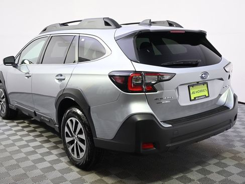 Certified 2025 Subaru Outback Premium image 3