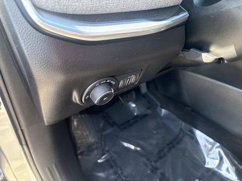 Used 2024 Jeep Compass Latitude image 22