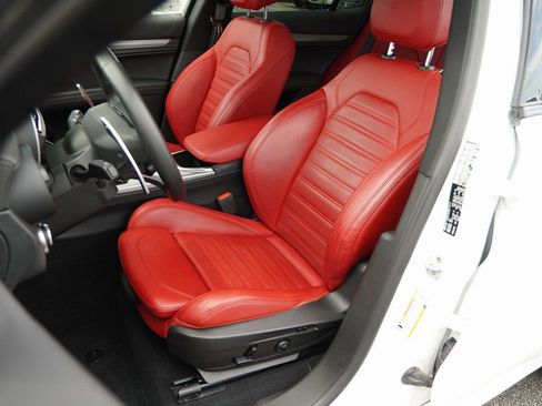 Used 2023 Alfa Romeo Stelvio Veloce image 9