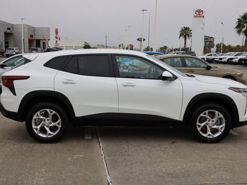 New 2026 Chevrolet Trax LS w/ LS Convenience Package image 4