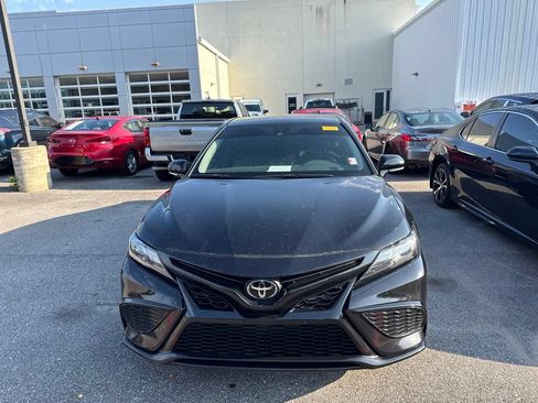 Used 2024 Toyota Camry SE FWD image 2
