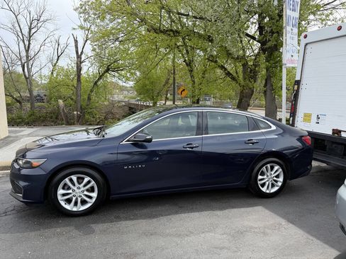Used 2016 Chevrolet Malibu LT w/ Leather Package image 5
