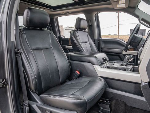 Used 2020 Ford F150 Lariat w/ Equipment Group 502A Luxury AWD/4WD image 20