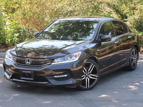 Used 2016 Honda Accord Sport image 3