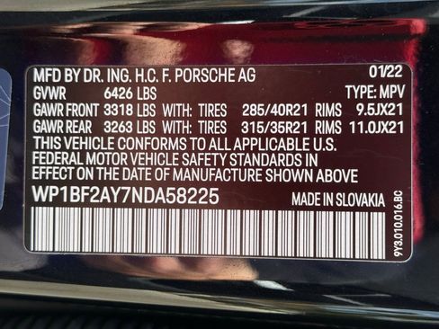 Certified 2022 Porsche Cayenne Turbo w/ Performance Package (PG2) AWD/4WD image 37