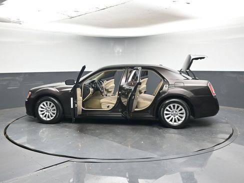 Used 2013 Chrysler 300 image 43