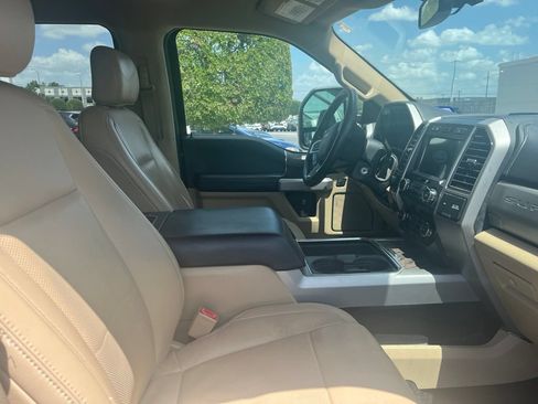 Used 2019 Ford F350 Lariat w/ Lariat Value Package AWD/4WD image 4
