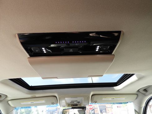 Used 2015 Chevrolet Suburban LT AWD/4WD image 25