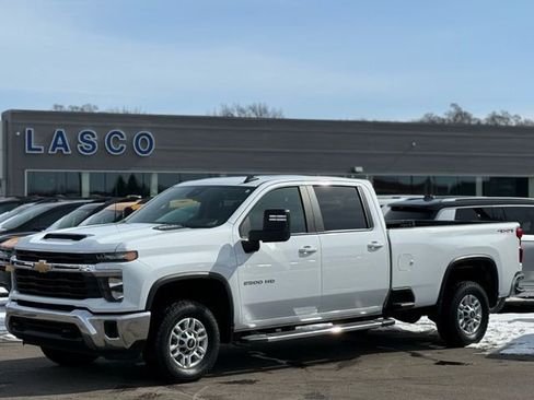 Used 2024 Chevrolet Silverado 2500 LT image 1