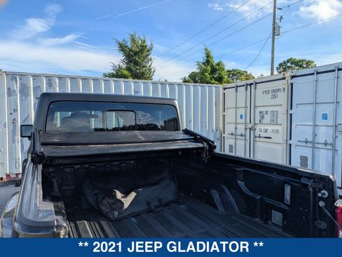 Used 2021 Jeep Gladiator Sport AWD/4WD image 15