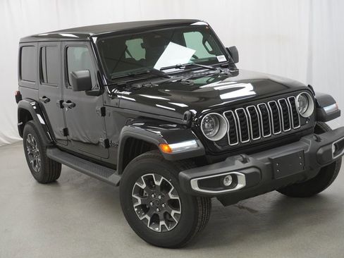 New 2026 Jeep Wrangler Unlimited Sahara AWD/4WD image 8