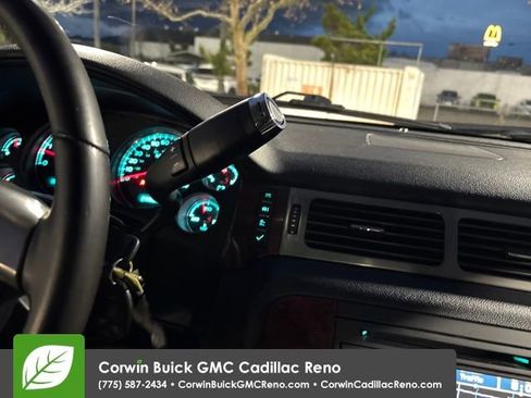 Used 2011 Chevrolet Avalanche LTZ image 25