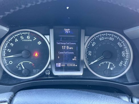 Used 2020 Toyota Tacoma SR5 RWD image 25