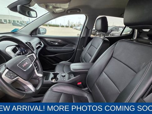 Used 2024 GMC Terrain SLT image 11