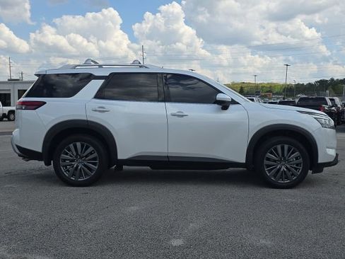 Used 2025 Nissan Pathfinder SL w/ SL Premium Package image 6