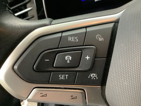 Used 2025 Volkswagen Jetta SE image 16