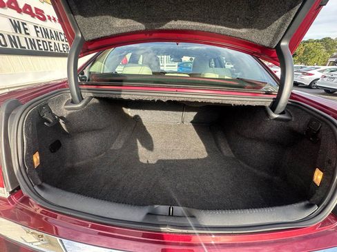 Used 2018 Chrysler 300 Touring L image 24