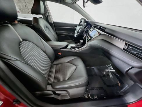 Used 2020 Toyota Camry SE FWD image 30