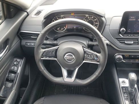 Used 2022 Nissan Altima 2.5 SV w/ SV Premium Package image 27