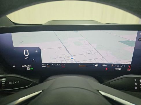 Used 2025 Buick Enclave Preferred image 10