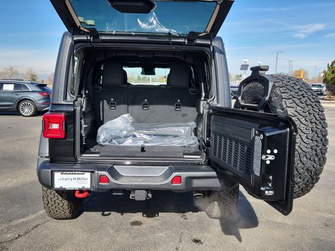 New 2025 Jeep Wrangler Unlimited Rubicon w/ Steel Bumper Group image 34