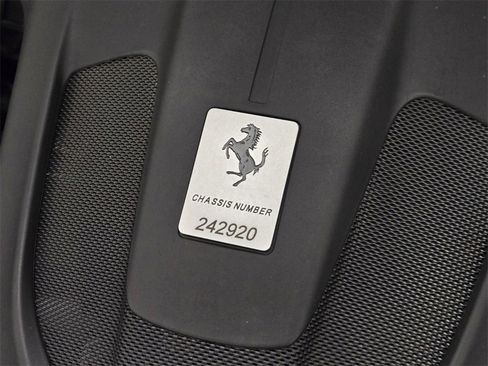 Used 2019 Ferrari Portofino image 29