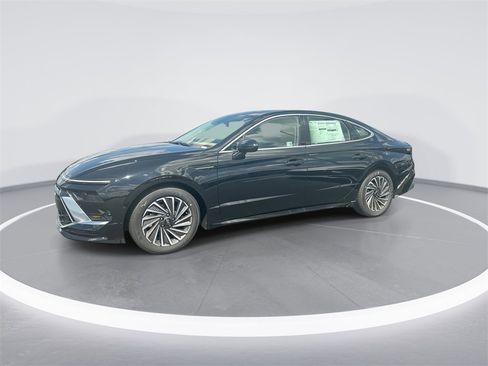 New 2025 Hyundai Sonata Limited image 5