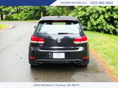 Used 2011 Volkswagen Golf 4-Door FWD image 4