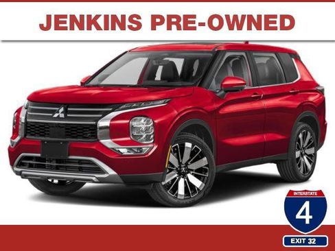 Used 2025 Mitsubishi Outlander SE FWD image 1