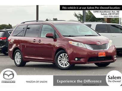 Used 2017 Toyota Sienna XLE w/ XLE Navigation Package