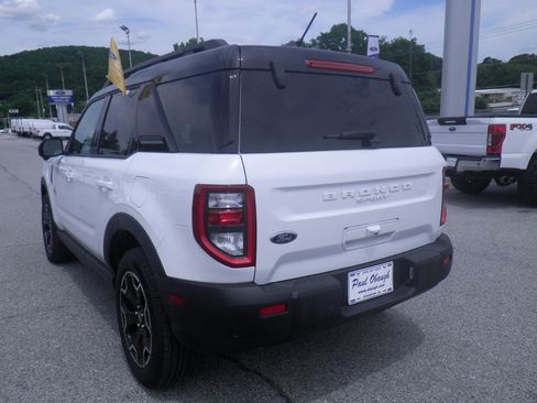 Certified 2025 Ford Bronco Sport Outer Banks w/ Outer Banks Tech Package+ AWD/4WD image 5