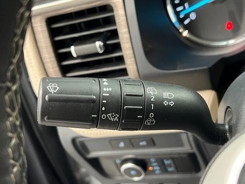 Used 2024 Ford Expedition Limited image 55