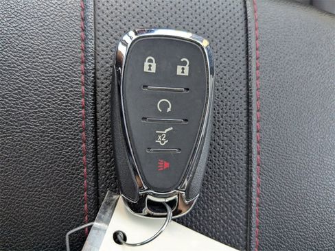 Certified 2023 Chevrolet Traverse RS image 25