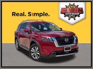 Used 2025 Nissan Pathfinder SL FWD video 1