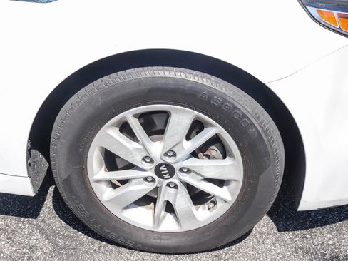 Used 2018 Kia Optima LX FWD image 7