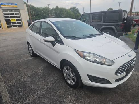 Used 2016 Ford Fiesta SE FWD image 4