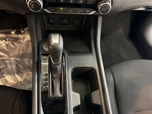 Used 2025 Nissan Sentra S FWD image 39