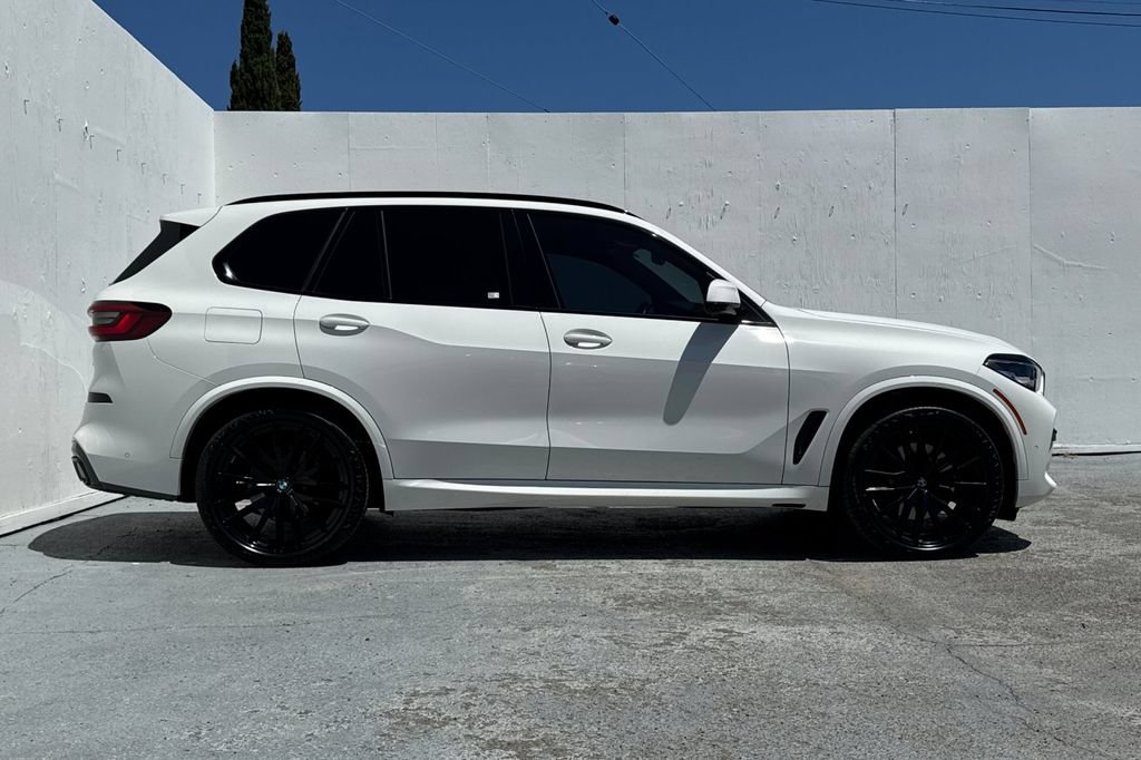Used 2023 BMW X5 sDrive40i w/ M Sport Package RWD image 2