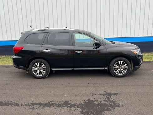 Used 2018 Nissan Pathfinder SL w/ Cargo Package image 4