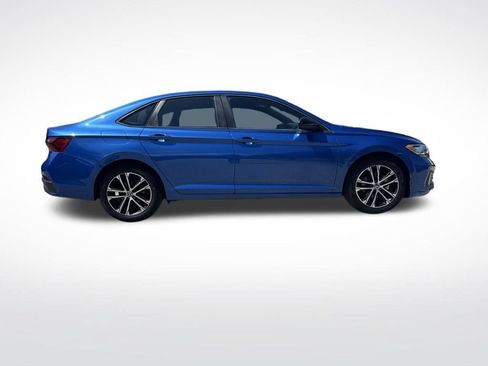 Used 2022 Volkswagen Jetta Sport FWD image 4