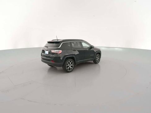 New 2026 Jeep Compass Limited image 12
