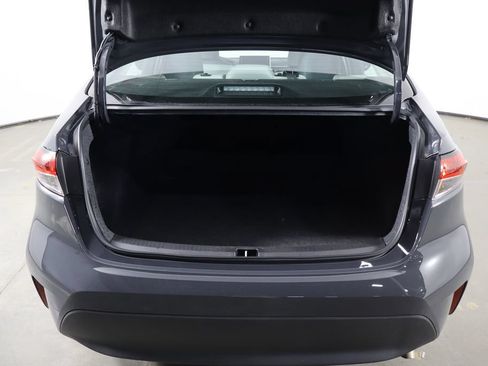 Used 2025 Toyota Corolla LE FWD image 17