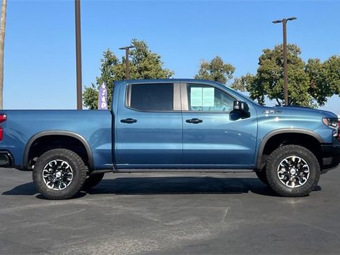 Used 2024 Chevrolet Silverado 1500 ZR2 w/ Technology Package image 3