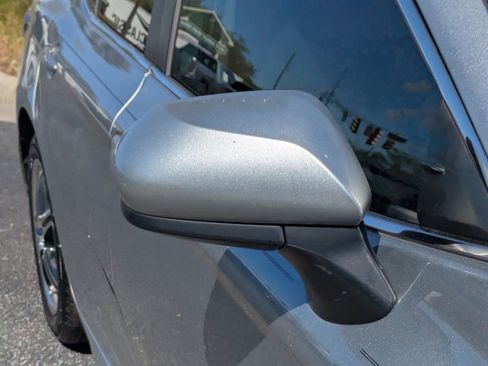 Used 2019 Toyota Camry LE image 12