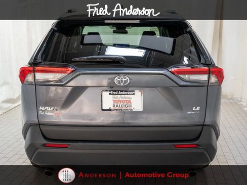 Used 2025 Toyota RAV4 LE AWD/4WD image 4