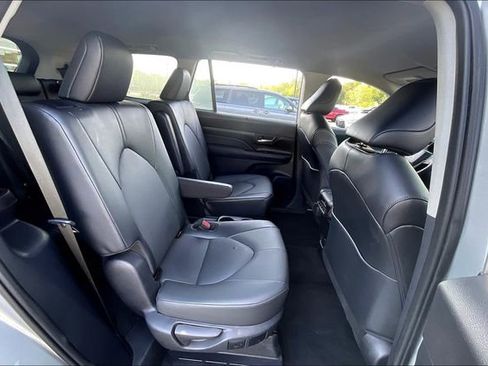 Used 2024 Toyota Grand Highlander AWD image 27